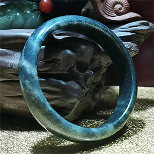 和田籽料青花墨玉手镯